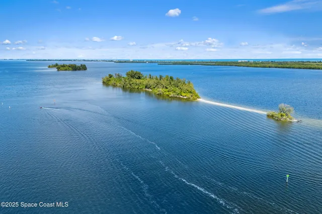 $794,982 | 3670 Painted Bunting Place, Grant, FL 32949