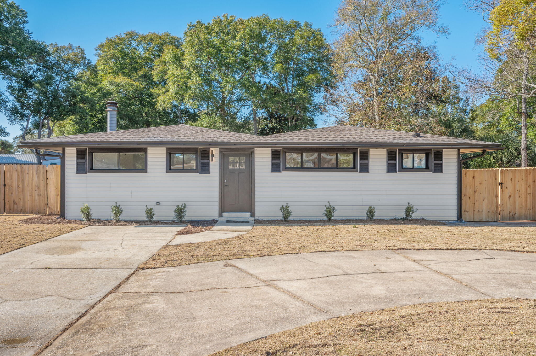 1-web-or-mls-118-ferry-rd-ne