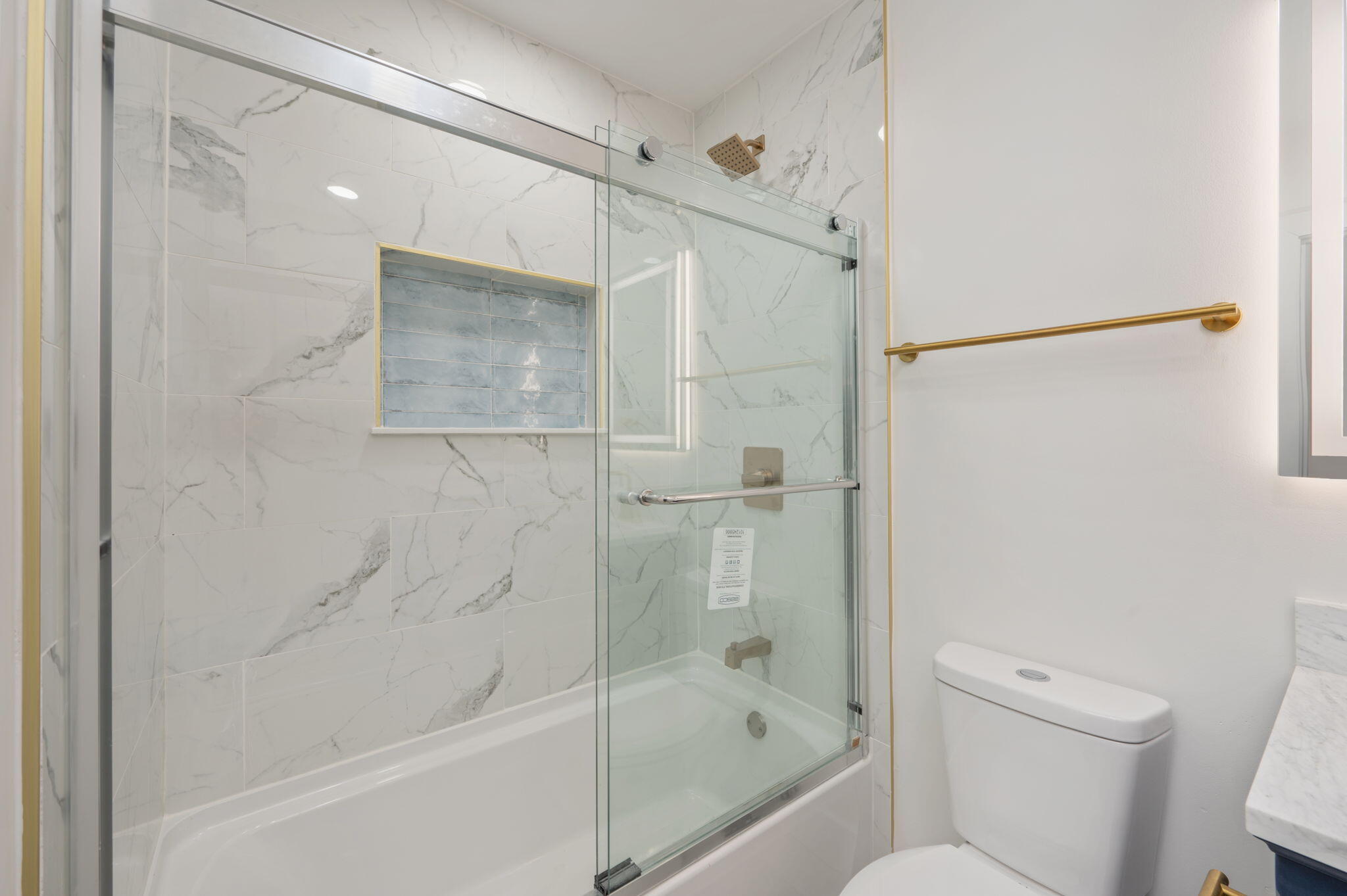 118 Ferry Road Northeast Fort Walton Beach, FL 32548 - Photo 29 of 51 a bathroom with a bathtub and a shower