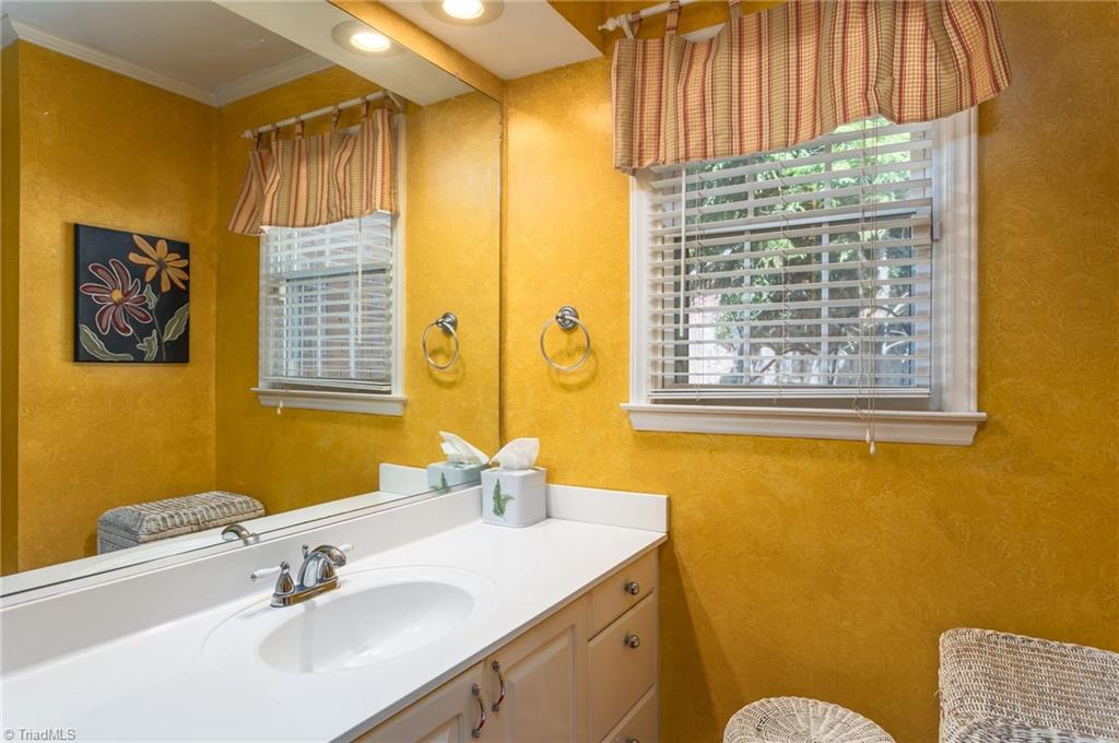 600 Guilford Road Jamestown, NC 27282 - Photo 13 of 27 Gallery Image 13