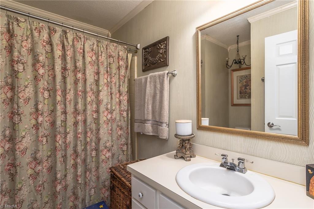 600 Guilford Road Jamestown, NC 27282 - Photo 22 of 27 Gallery Image 22