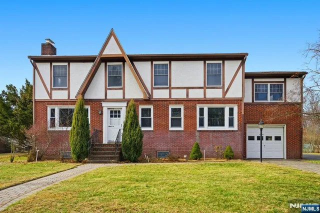 $834,500 | 70 Weinmanns Boulevard, Wayne, NJ 07470