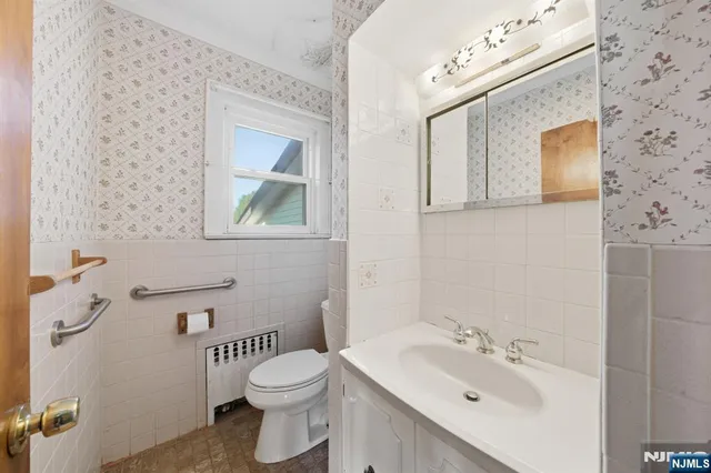 $834,500 | 70 Weinmanns Boulevard, Wayne, NJ 07470