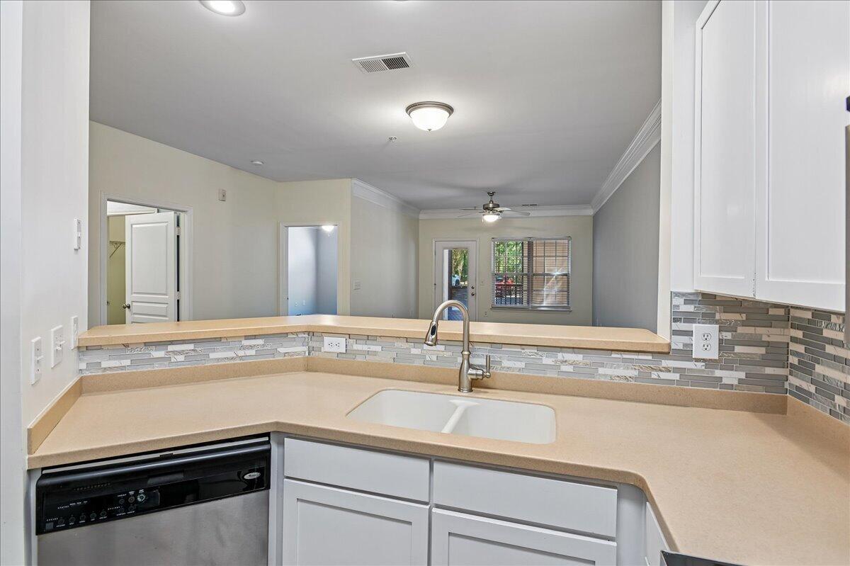 1501 Basildon Road Mount Pleasant, SC 29466 - Photo 11 of 64 07-Kitchen