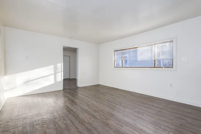 $1,265 | 30061 Hazelwood Street, Inkster, MI 48141