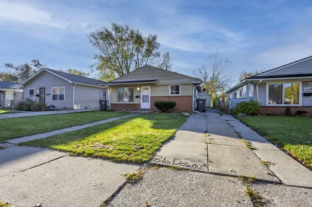 $1,265 | 30061 Hazelwood Street, Inkster, MI 48141