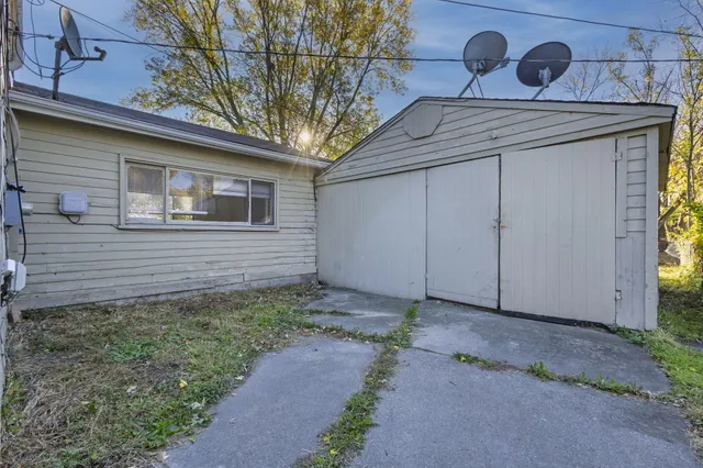 $1,265 | 30061 Hazelwood Street, Inkster, MI 48141