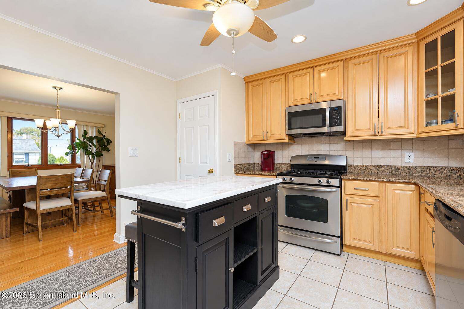180 Radcliff Road Staten Island, NY 10305 - Photo 12 of 42 180-10