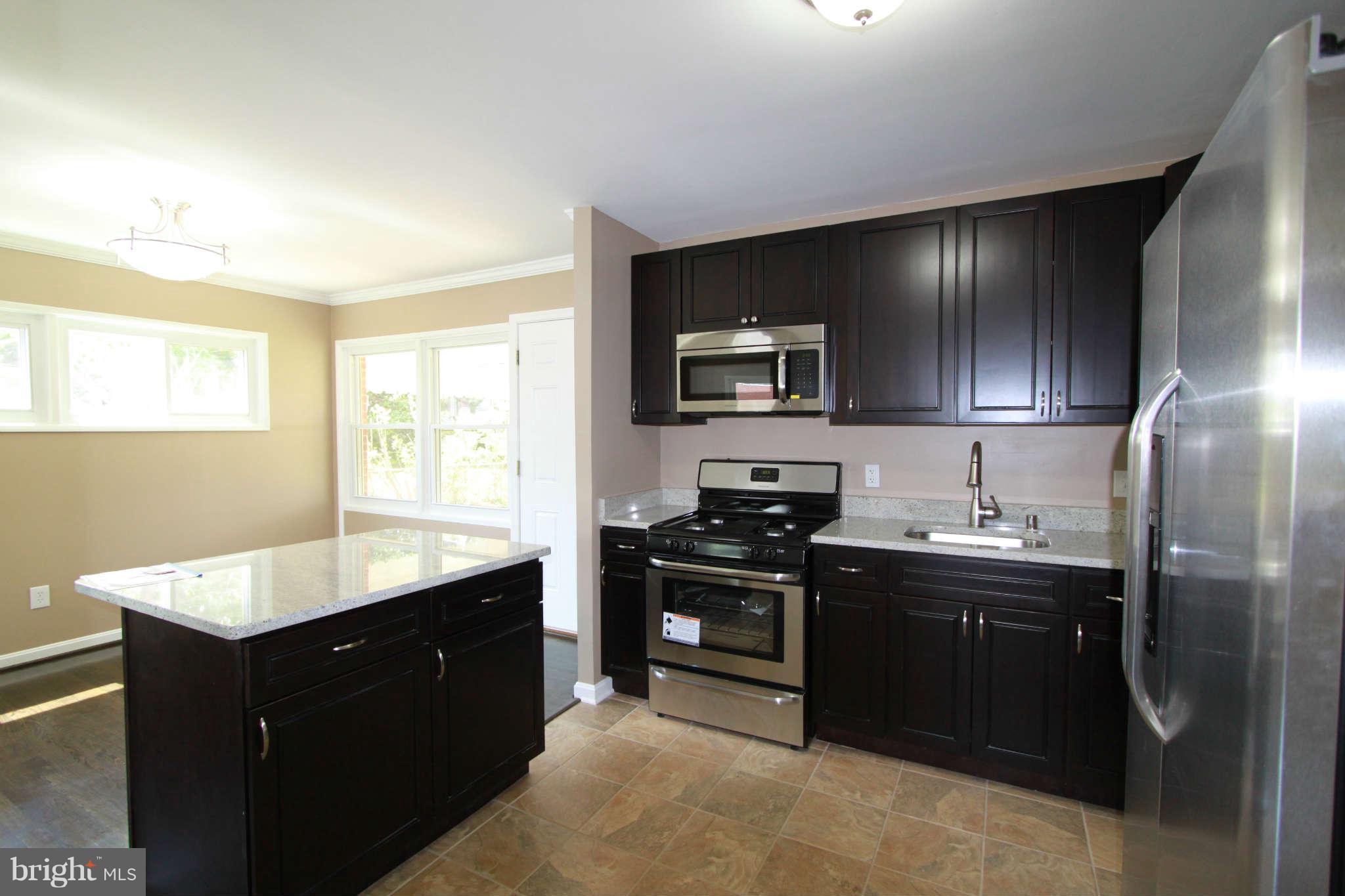 1020 Marksworth Road Baltimore, MD 21228 - Photo 6 of 30 Kitchen
