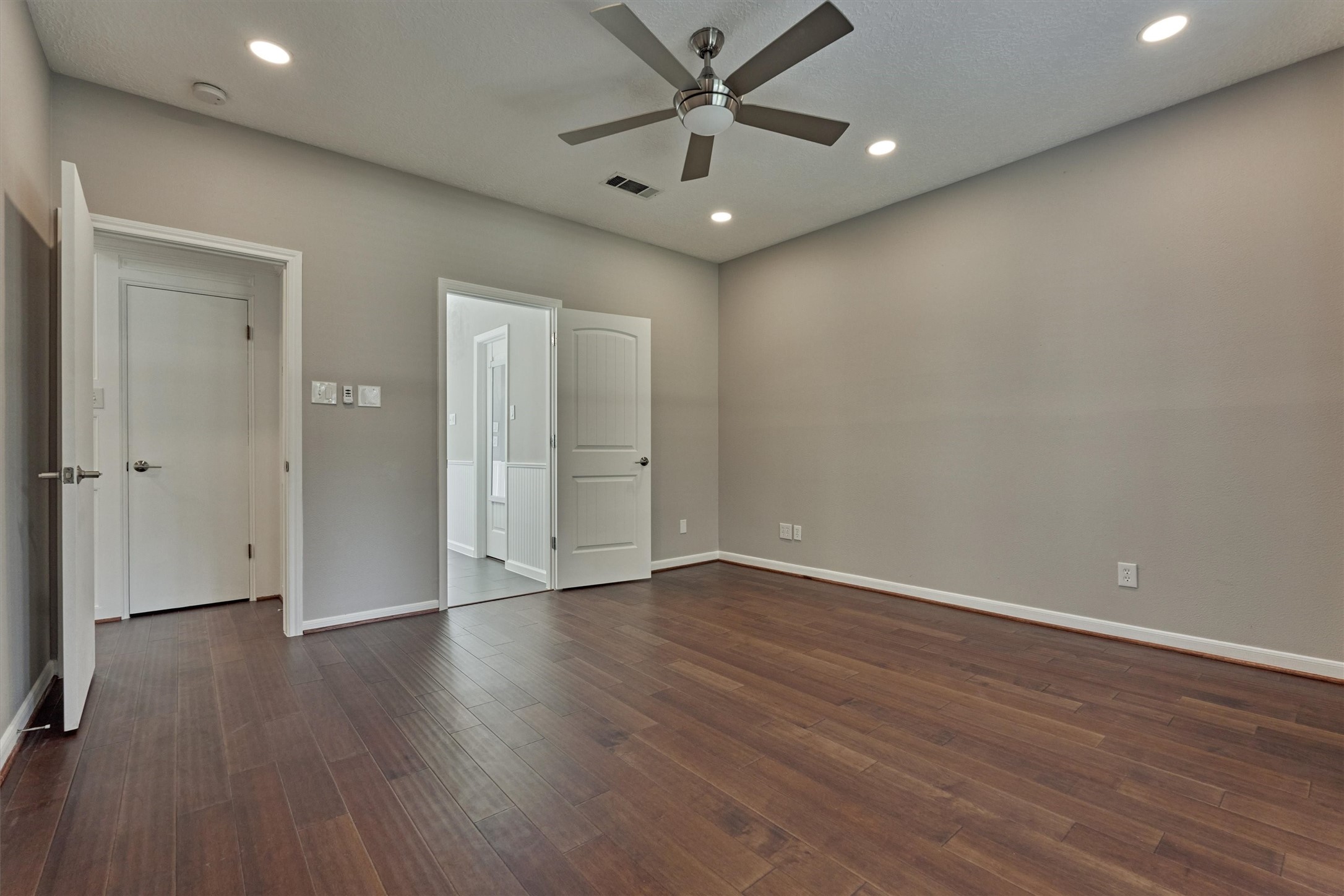 9 Southfork Pines Court Spring, TX 77381 - Photo 11 of 29 Gallery Image 11