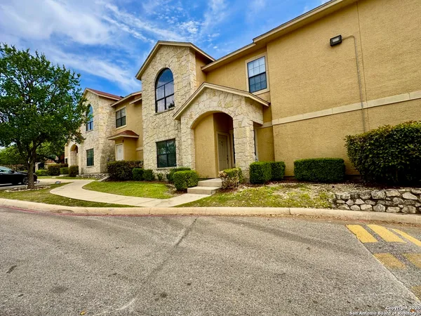 $1,925 | 6160 Eckhert Road, Unit 103, San Antonio, TX 78240