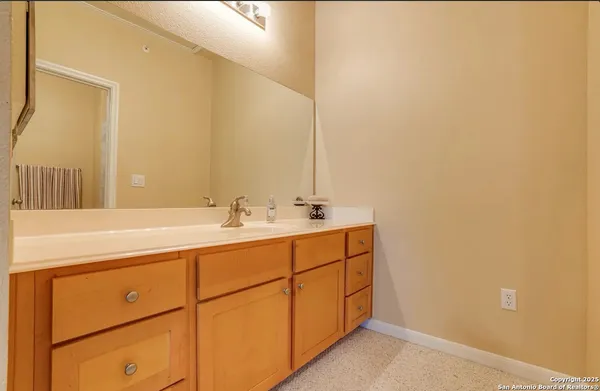 $1,925 | 6160 Eckhert Road, Unit 103, San Antonio, TX 78240