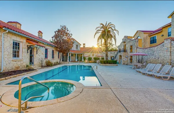 $1,925 | 6160 Eckhert Road, Unit 103, San Antonio, TX 78240