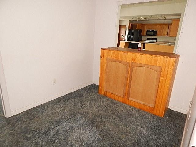 8258 Mentor Road Elizabeth, PA 15037 - Photo 9 of 24 Gallery Image 9