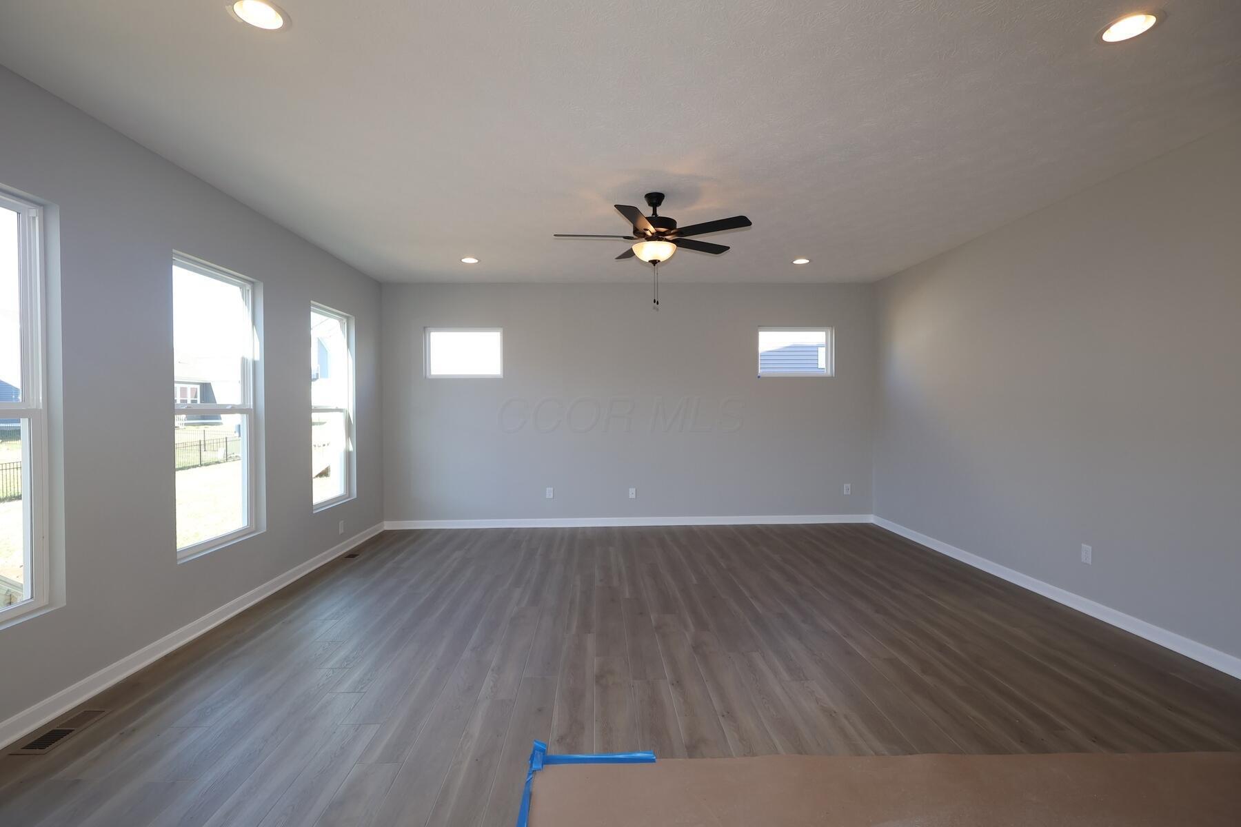 310 Reign Way Pataskala, OH 43062 - Photo 7 of 23 Living Room