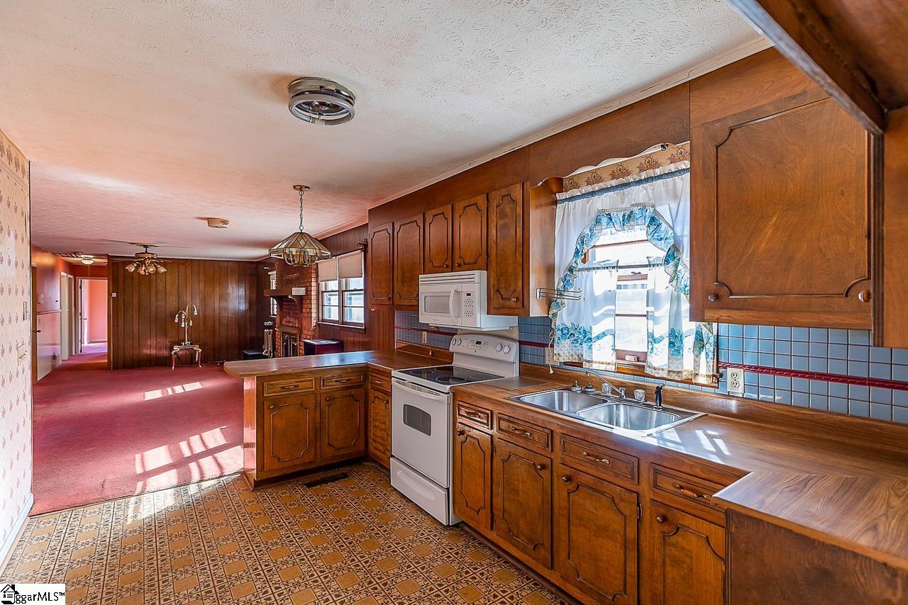 413 Boling Road Greenville, SC 29611 - Photo 14 of 28 Gallery Image 14
