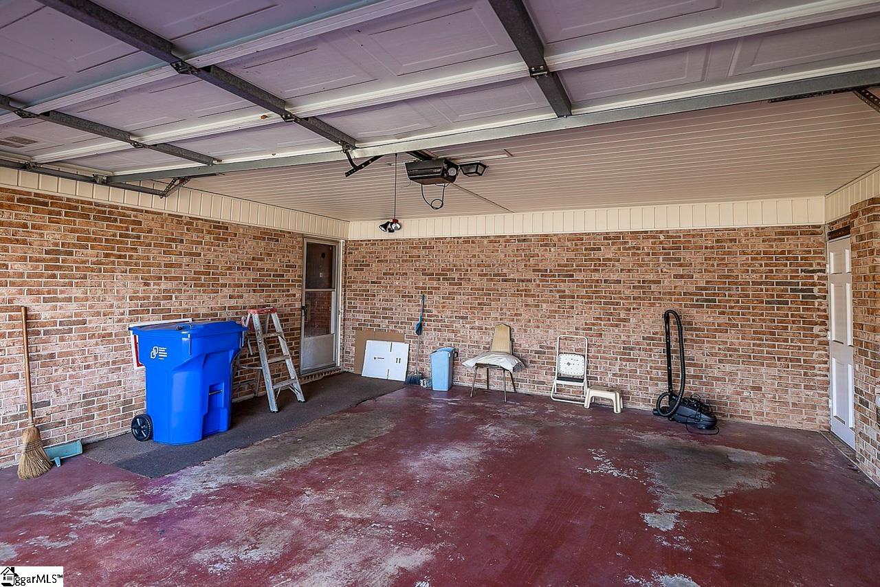 413 Boling Road Greenville, SC 29611 - Photo 8 of 28 Gallery Image 8