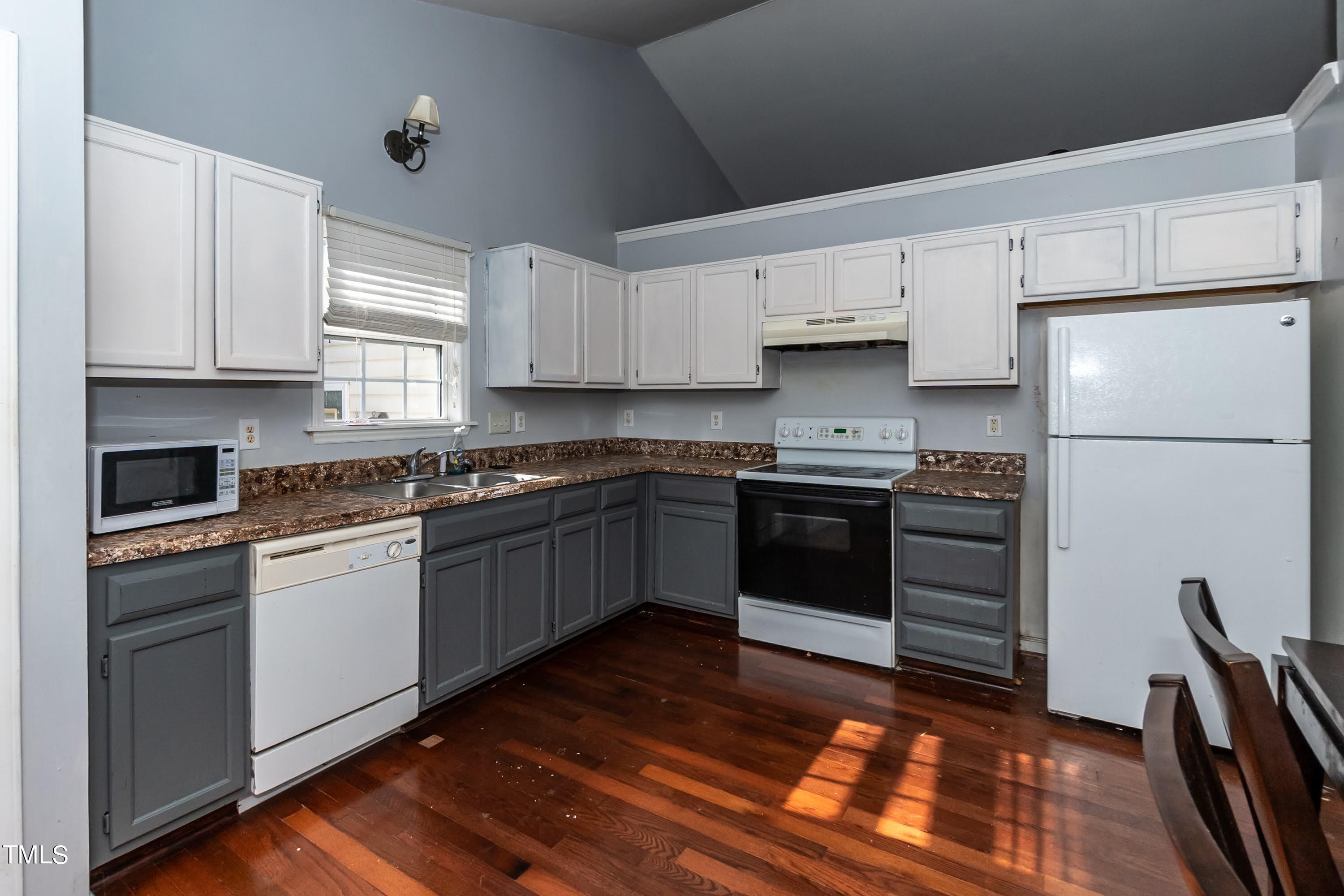 5708 Angelfish Court Raleigh, NC 27610 - Photo 10 of 29 Kitchen 02