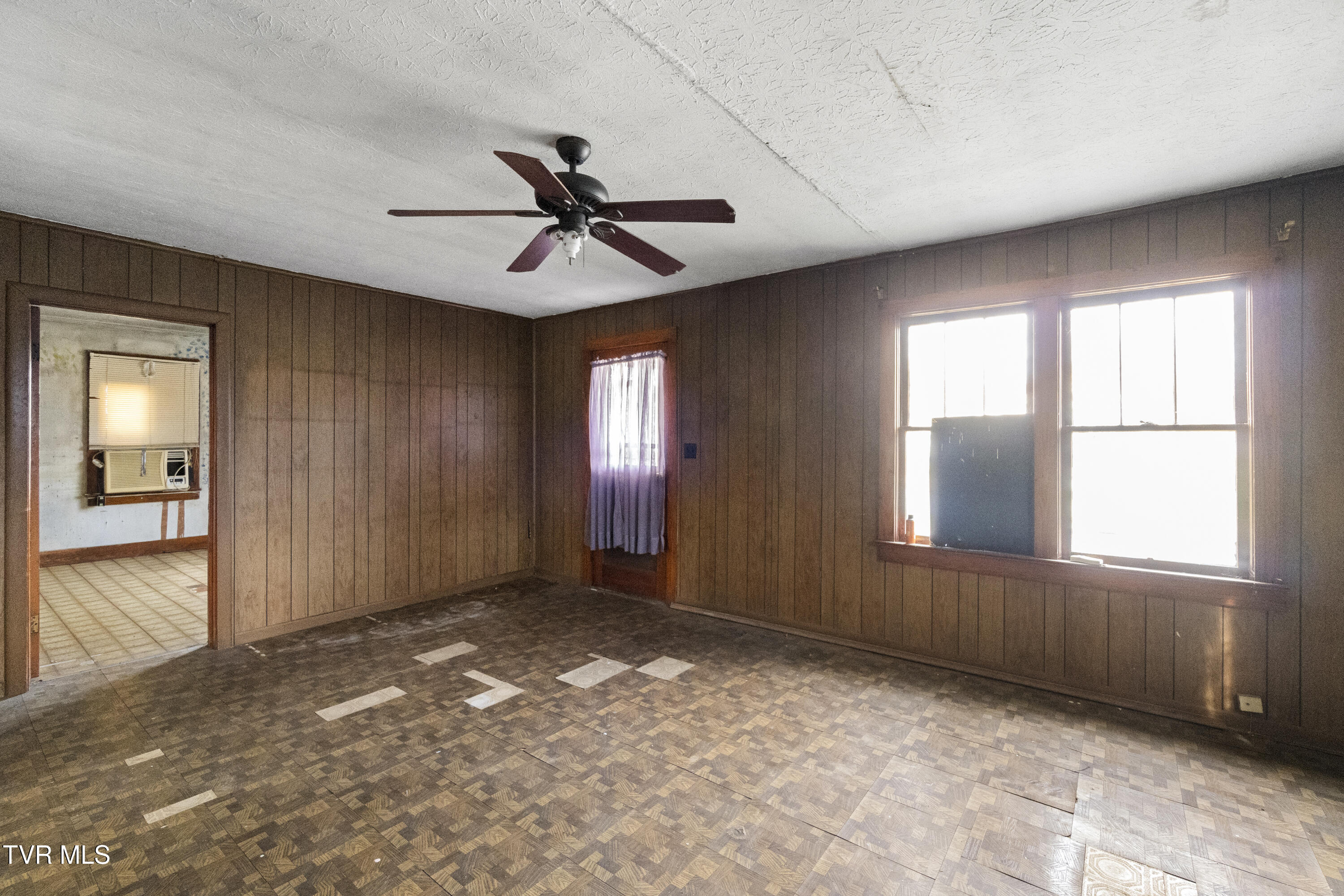 663 6th Street Newport, TN 37821 - Photo 25 of 30 DSC07327