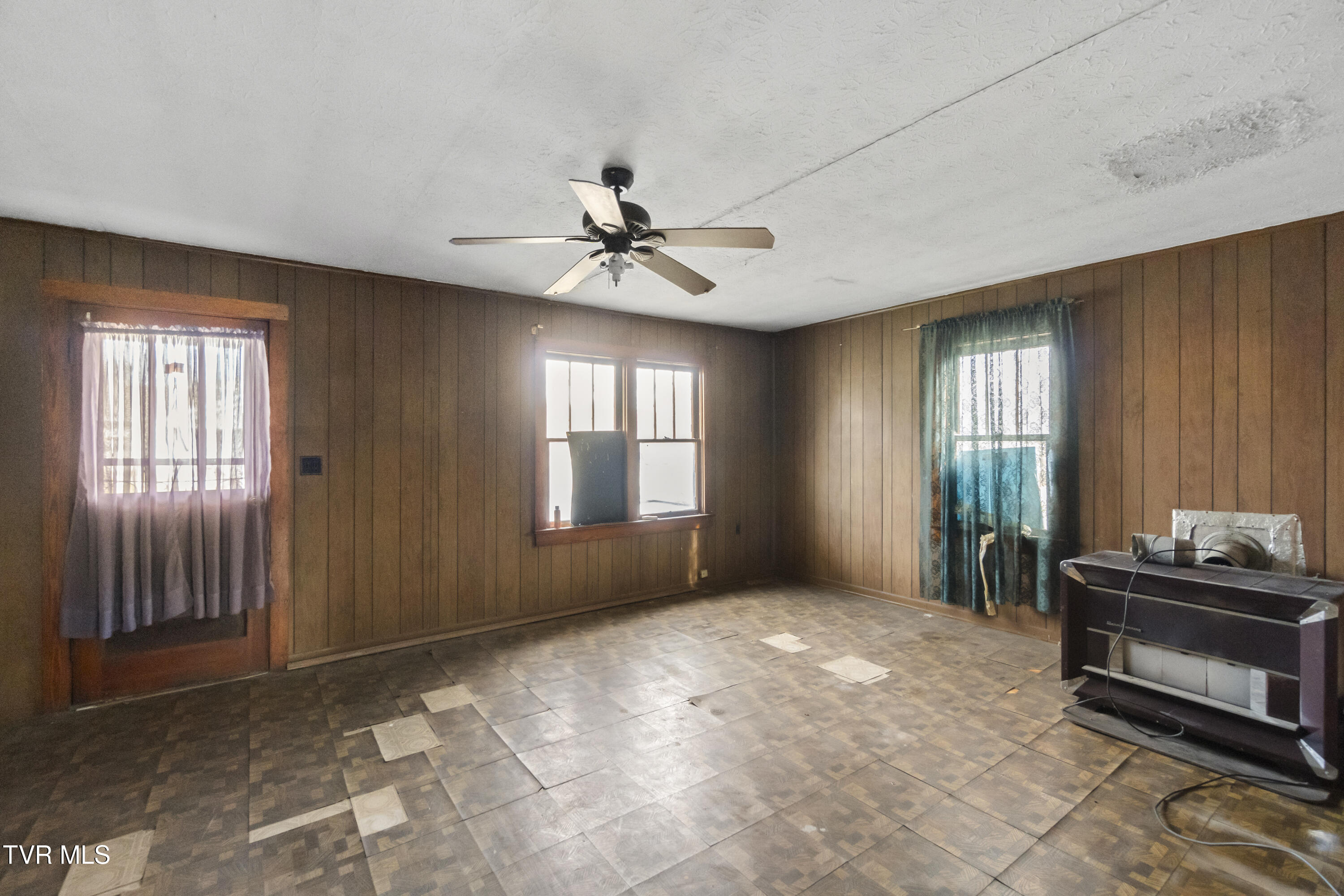 663 6th Street Newport, TN 37821 - Photo 27 of 30 DSC07321