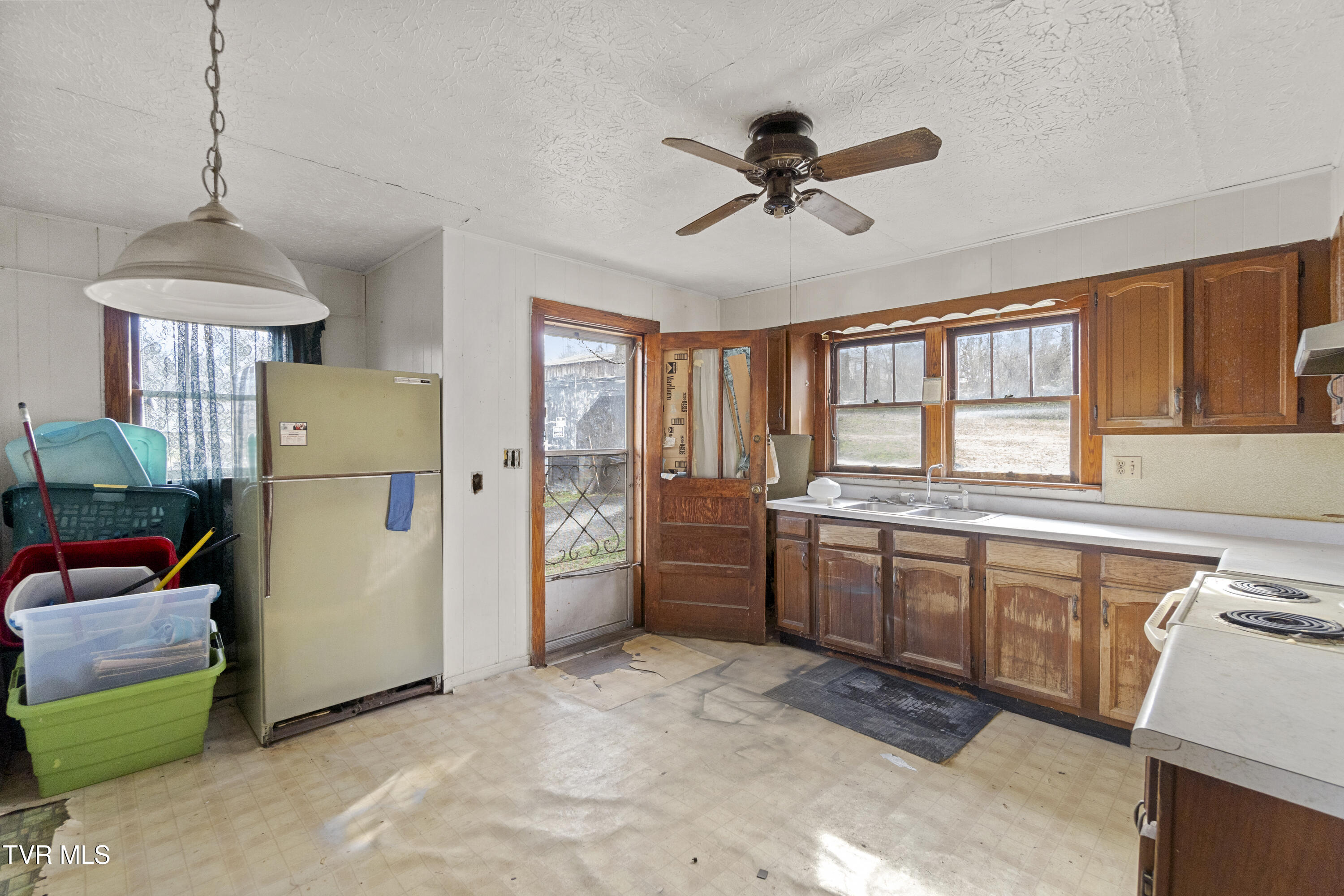 663 6th Street Newport, TN 37821 - Photo 28 of 30 DSC07318