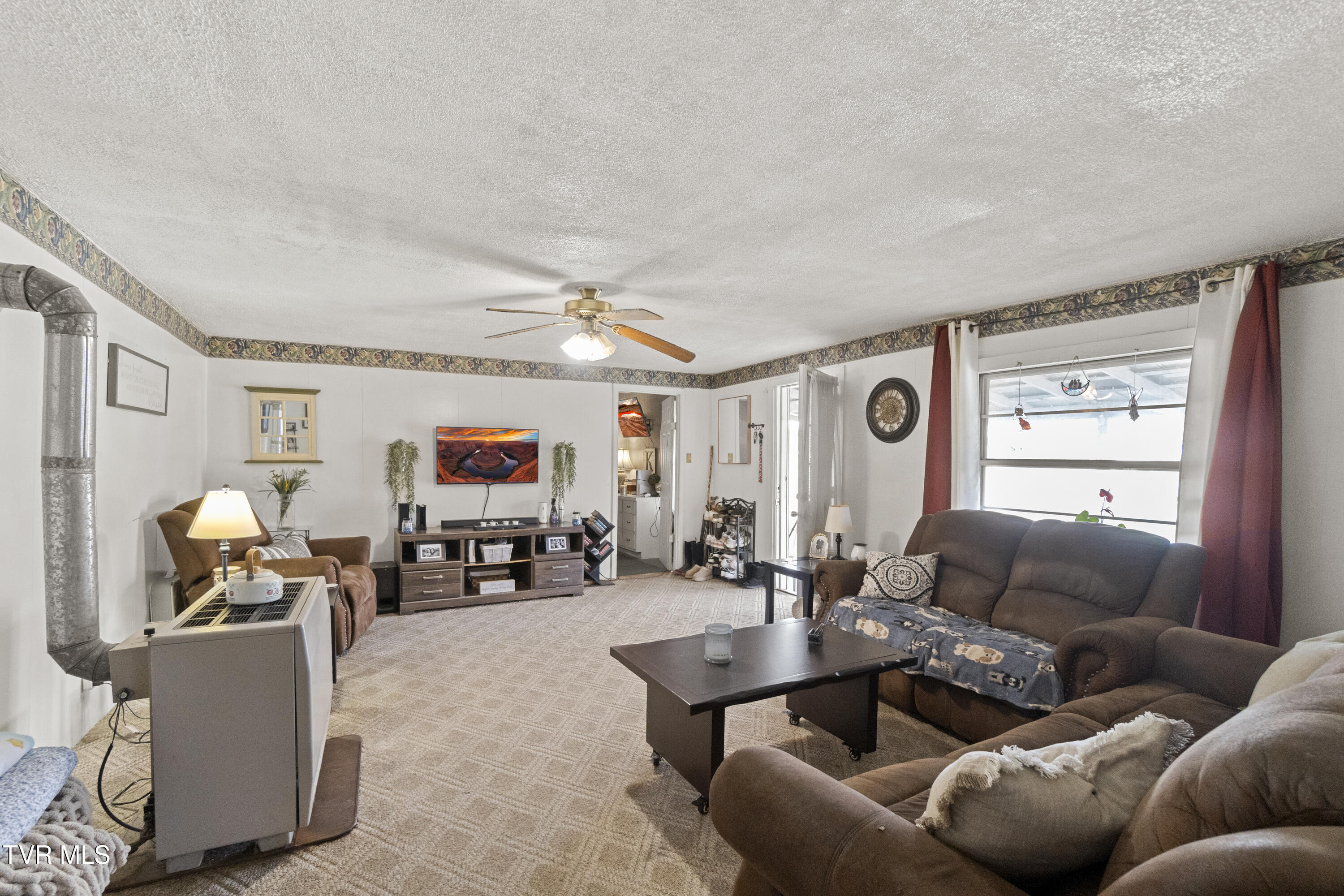 663 6th Street Newport, TN 37821 - Photo 5 of 30 DSC07366