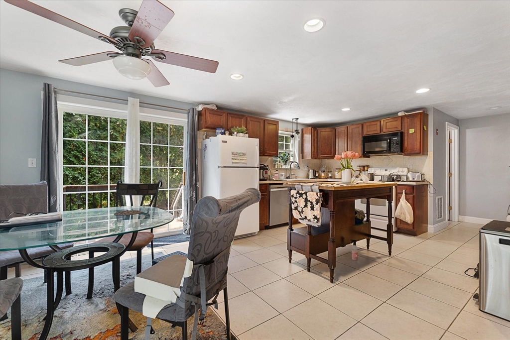 9 Ansonia Road, Unit A Worcester, MA 01605 - Photo 10 of 27 Gallery Image 10