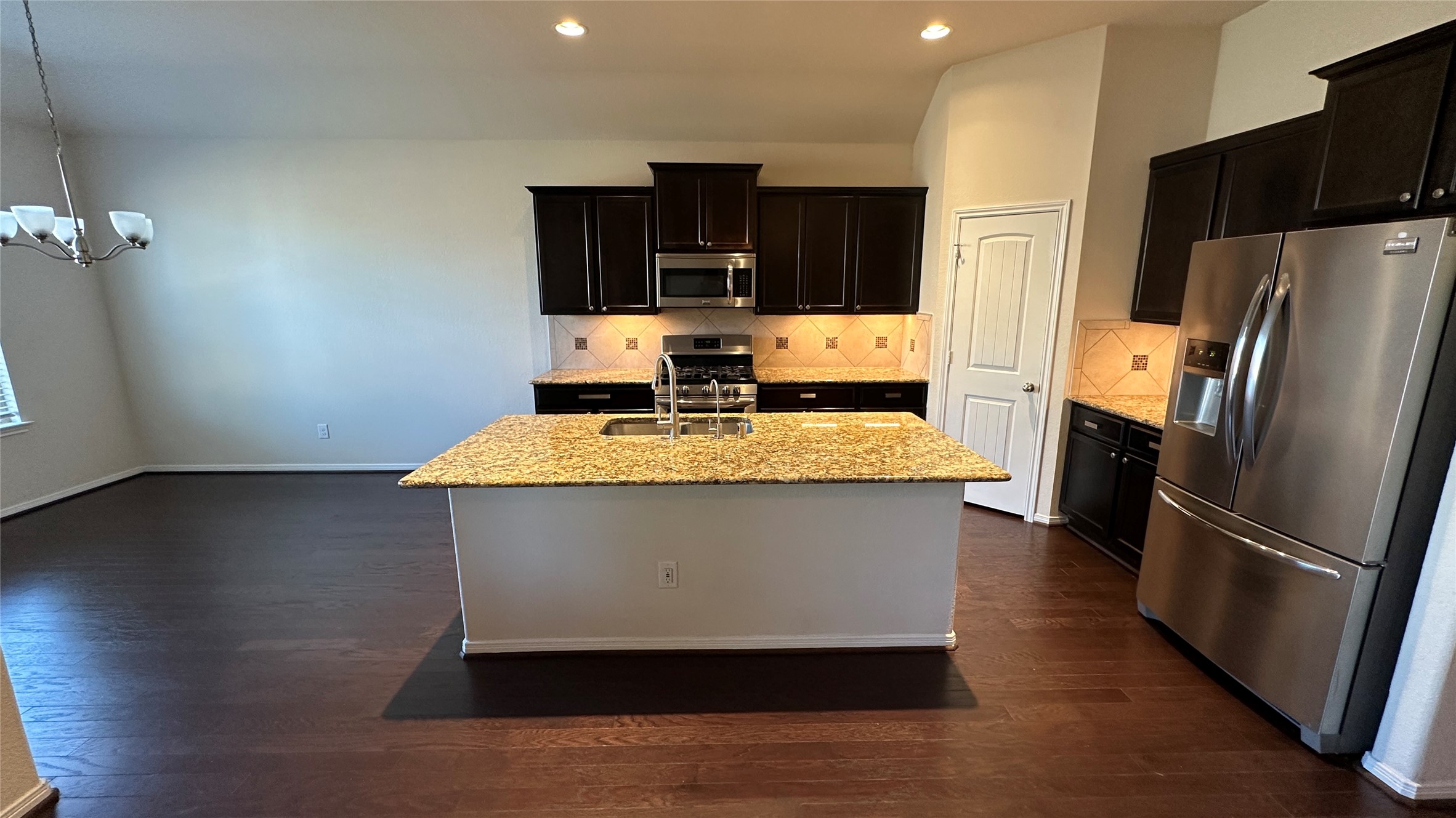 14046 Sand Ridge Crossing Conroe, TX 77384 - Photo 5 of 22