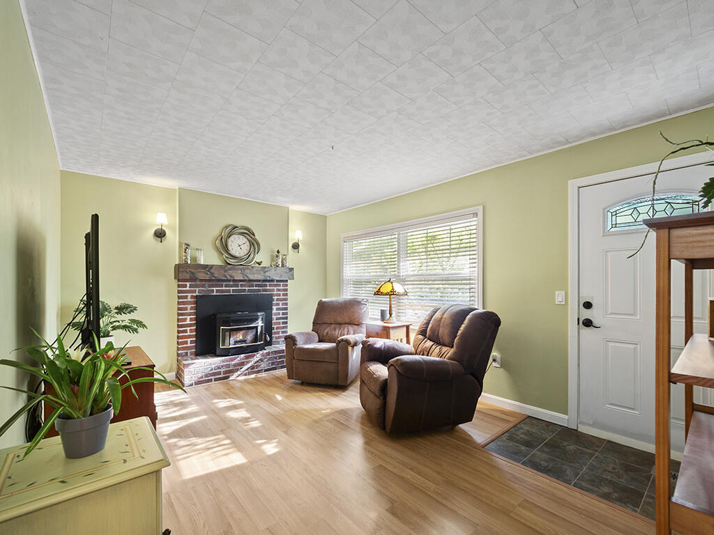 20 Nickerson Lane Rome, ME 04963 - Photo 10 of 26 Living Room