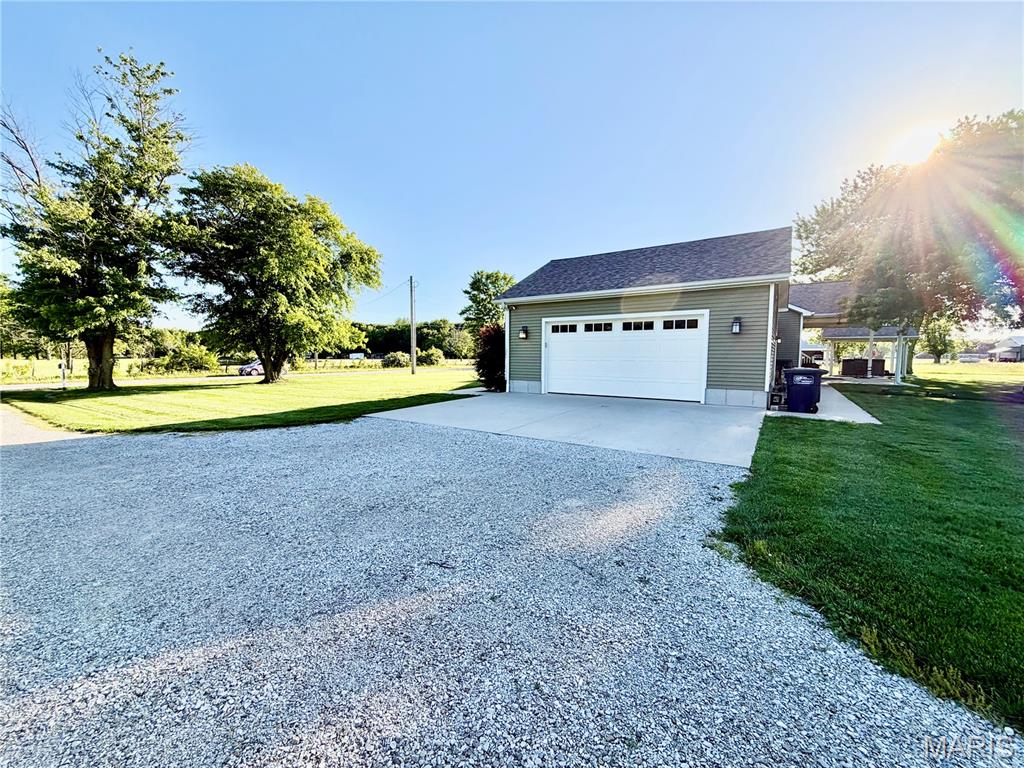 21322 Lake Ka Ho Road Mount Olive, IL 62069 - Photo 4 of 47