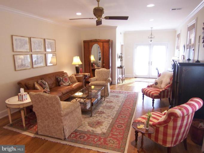 4448 Reservoir Road Northwest Washington, DC 20007 - Photo 4 of 16 Wonderful Family Rm off Kit & access to Patio Area