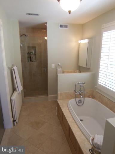4448 Reservoir Road Northwest Washington, DC 20007 - Photo 8 of 16 Glorious MBR Bath wi/ soaking tub & sep. shower