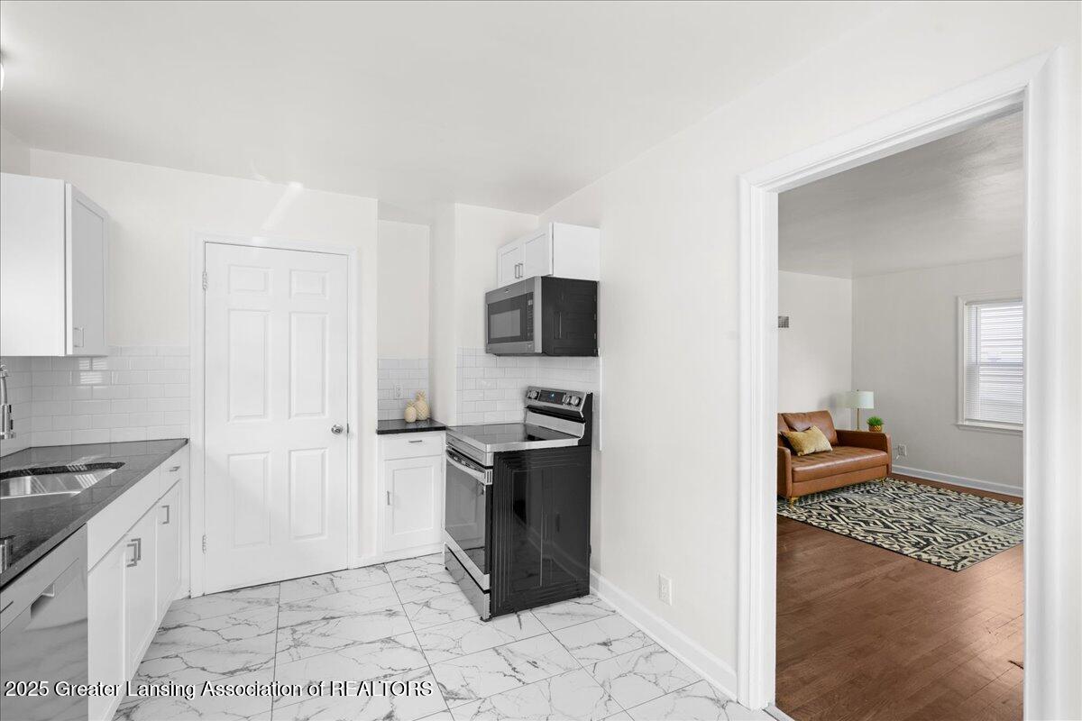 1200 West Rundle Avenue Lansing, MI 48910 - Photo 21 of 28 22-Media Jett - 22