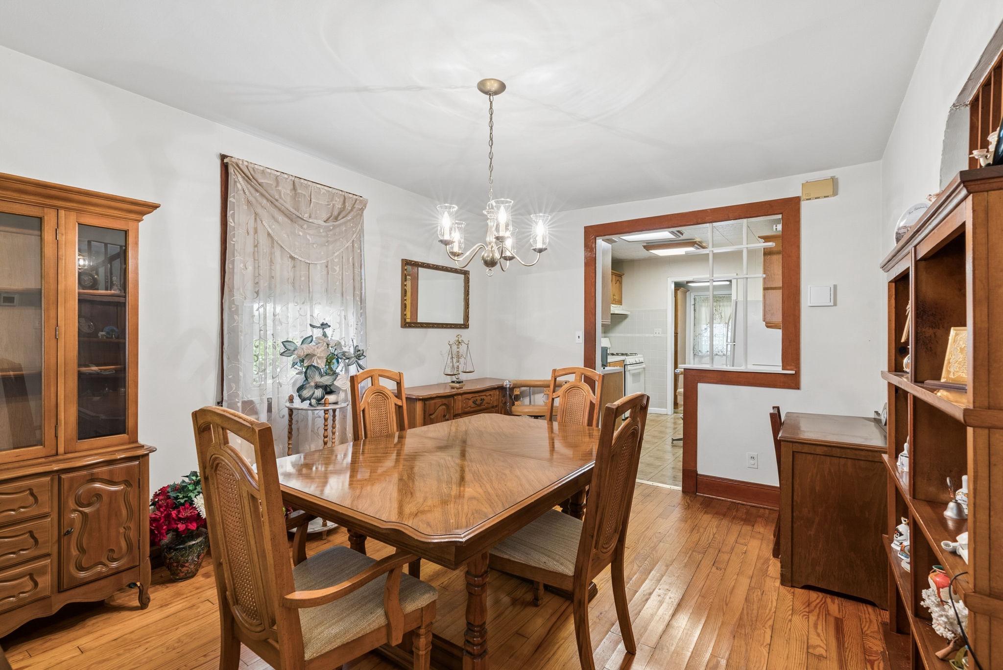 19 Old Solomons Island Road Annapolis, MD 21401 - Photo 4 of 51 Dining Room