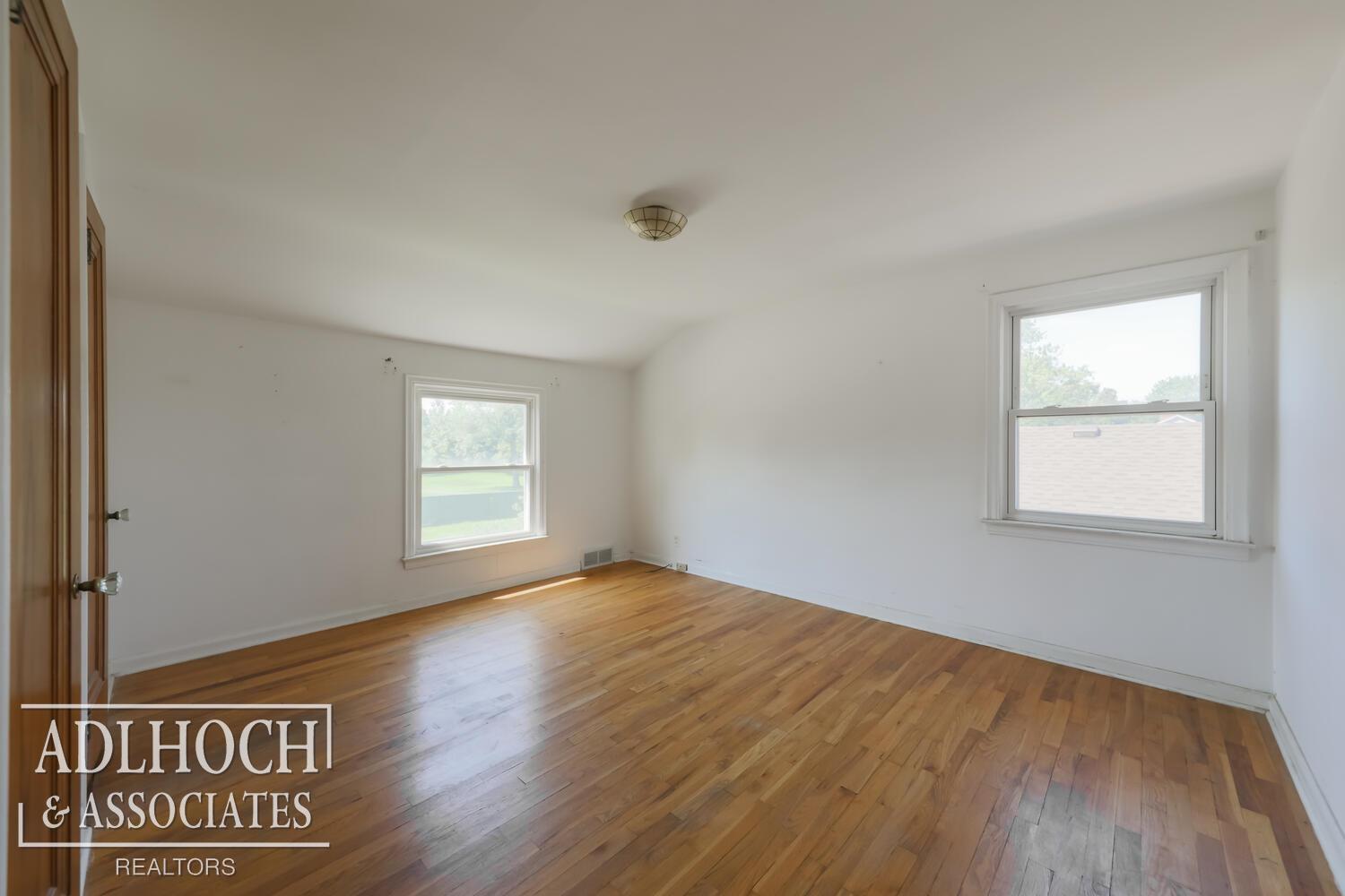 1048 Vernier Road Grosse Pointe Woods, MI 48236 - Photo 10 of 16