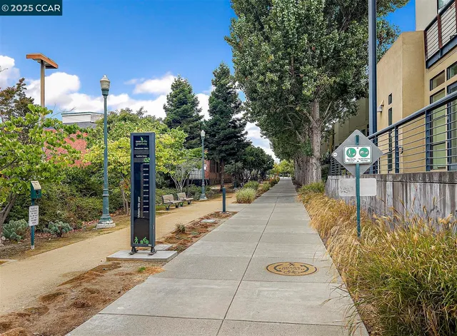 $1,249,000 | 905 61st Street, Oakland, CA 94608