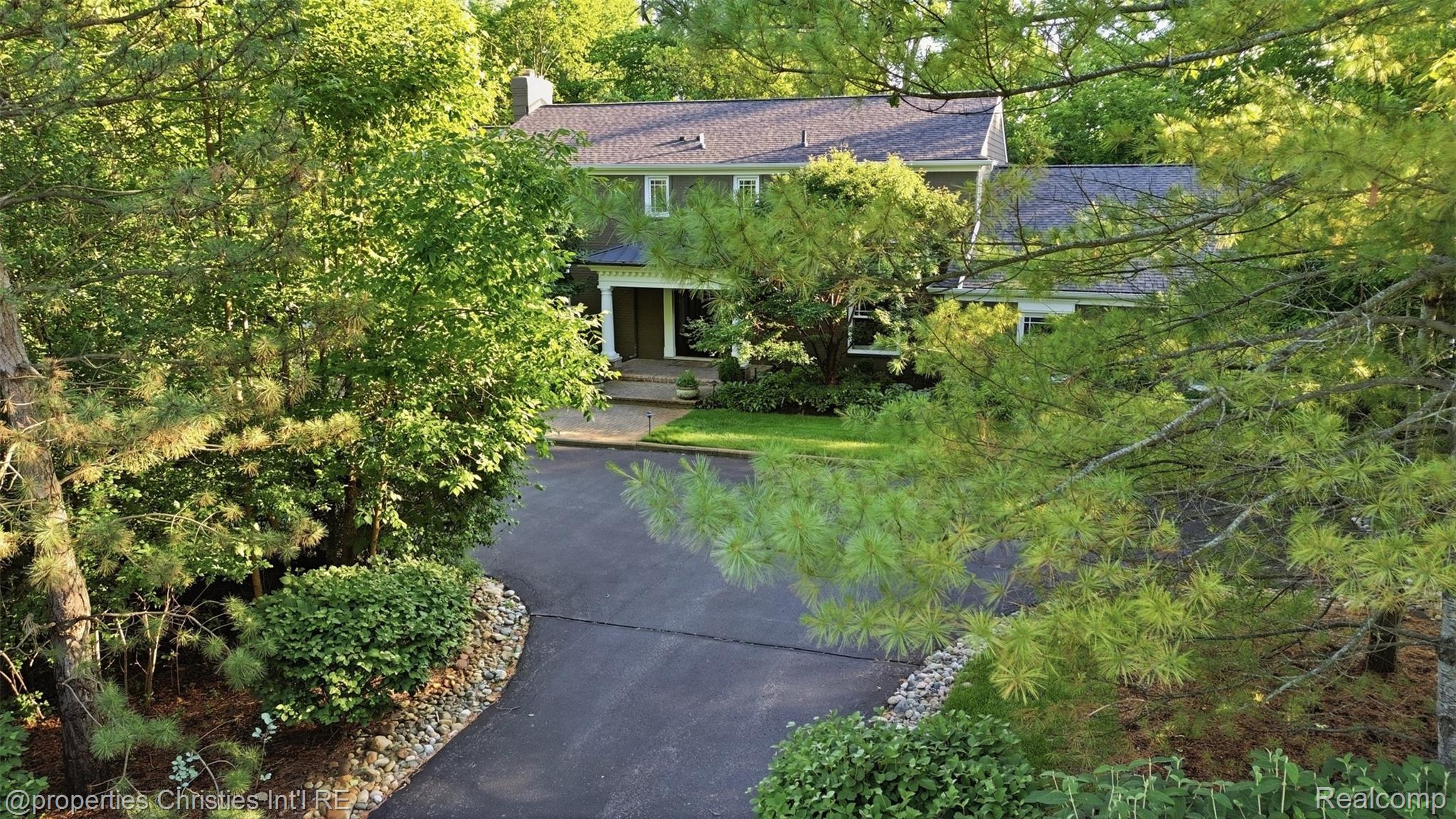 25235 Canterbury Road Franklin, MI 48025 - Photo 41 of 56 aerial view of front of home