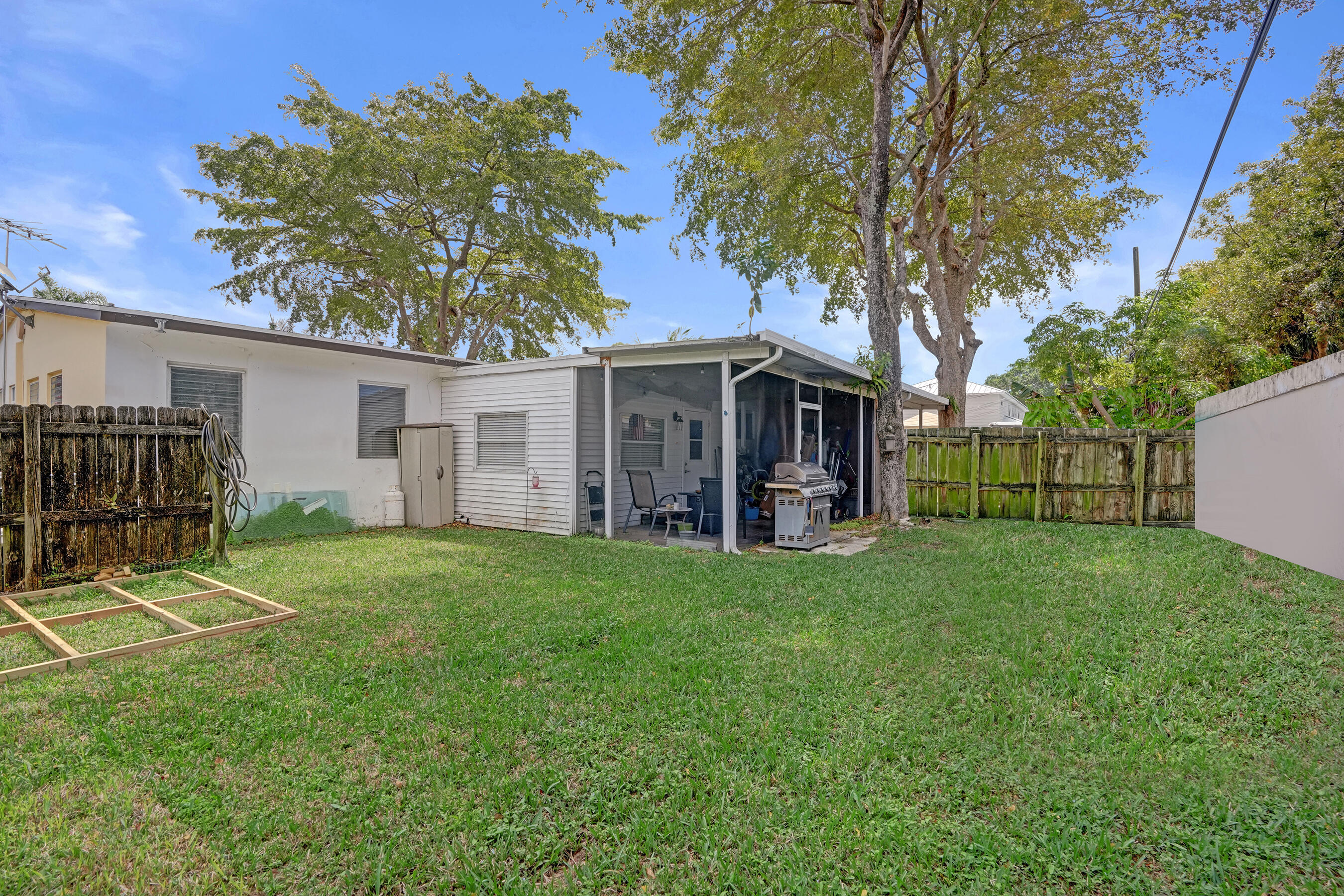 2461 Northeast 20th Avenue Lighthouse Point, FL 33064 - Photo 51 of 55 DSC04473