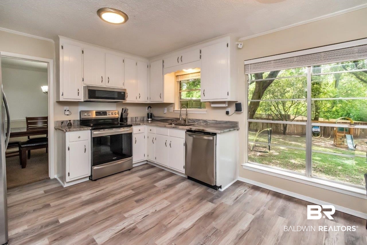 4707 Firestone Drive South Mobile, AL 36609 - Photo 7 of 28