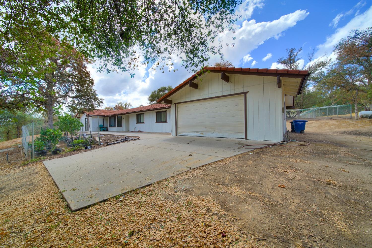 44679 Savage Road Coarsegold, CA 93614 - Photo 6 of 76 Gallery Image 6