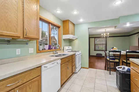 $450,000 | 7008 Elmwood Avenue, Middleton, WI 53562