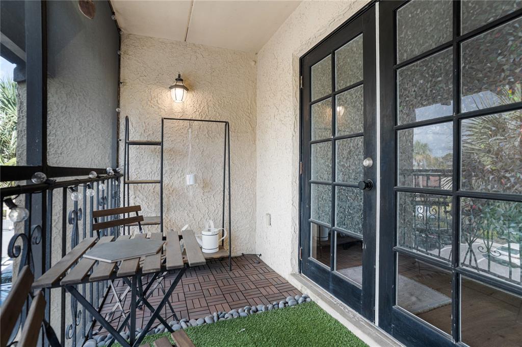 5306 Santa Rosa Court, Unit 341 Tampa, FL 33609 - Photo 13 of 20 a view of an entryway door