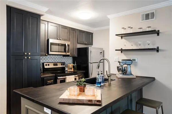 $1,750 | 5306 Santa Rosa Court, Unit 341, Tampa, FL 33609