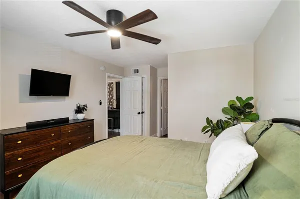 $1,750 | 5306 Santa Rosa Court, Unit 341, Tampa, FL 33609