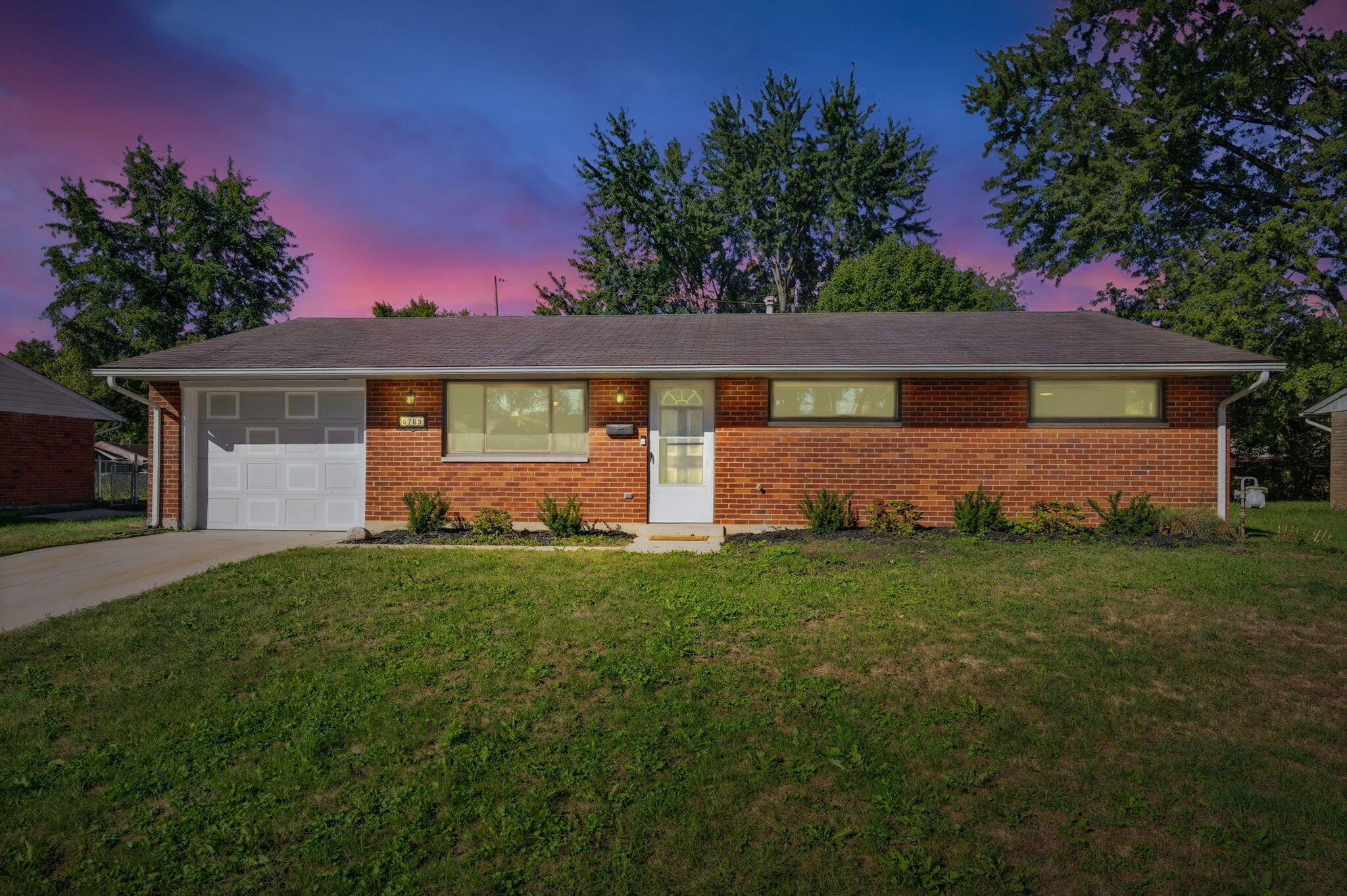 5769 Montevideo Road Westerville, OH 43081 - Photo 4 of 28 Dusk