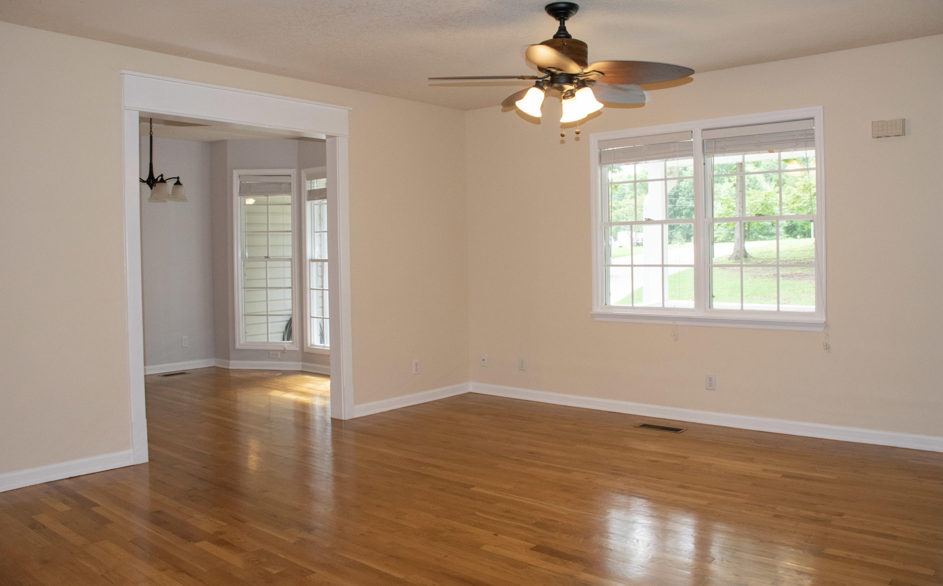185 Coppinger Road Chattanooga, TN 37405 - Photo 2 of 25 DSC_0572 (1)