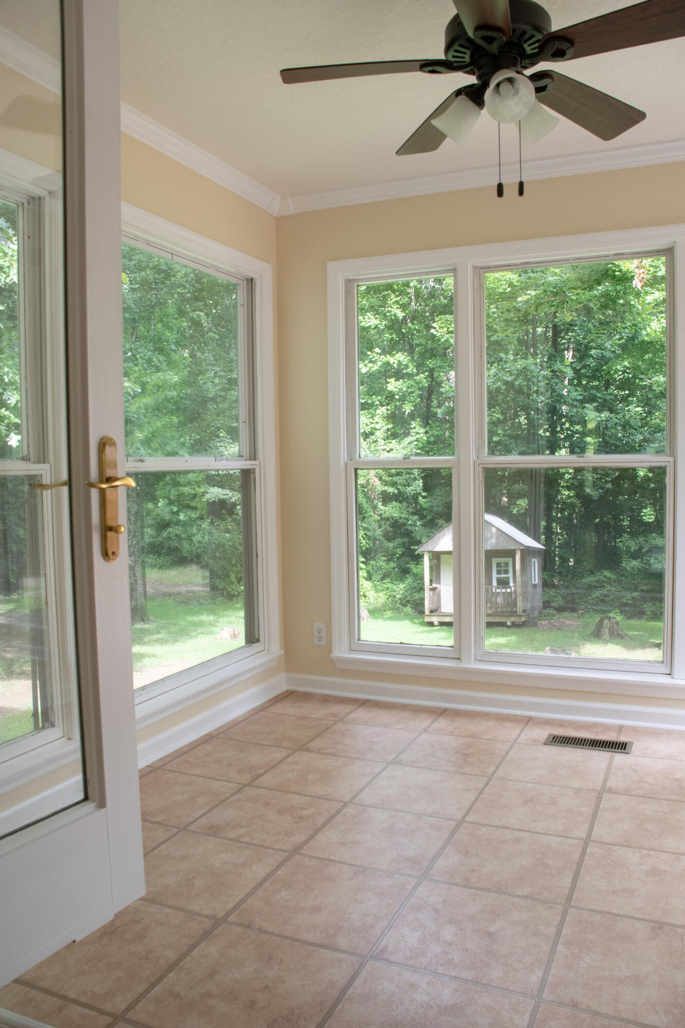 185 Coppinger Road Chattanooga, TN 37405 - Photo 7 of 25 DSC_0555