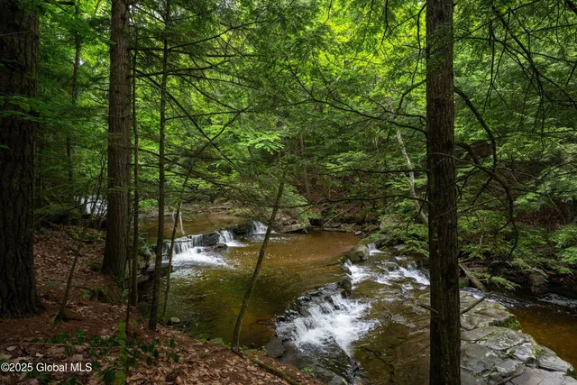 $396,000 | 48 Lakeview Avenue, Moriah, NY 12960