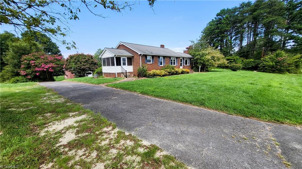 310 Sedge Garden Road Kernersville, NC 27284 - Photo 16 of 34 Lots of Parking!