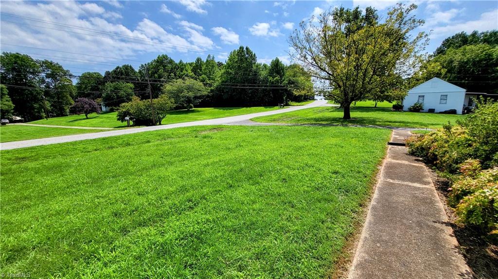 310 Sedge Garden Road Kernersville, NC 27284 - Photo 33 of 34 Convenient to new beltway -- that way!